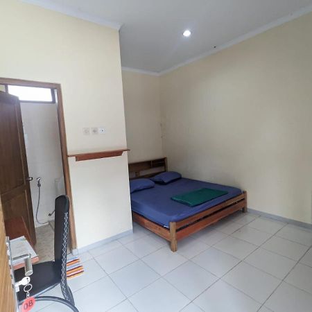 Rumah Pagar Merah Homestay Yogyakarta Esterno foto