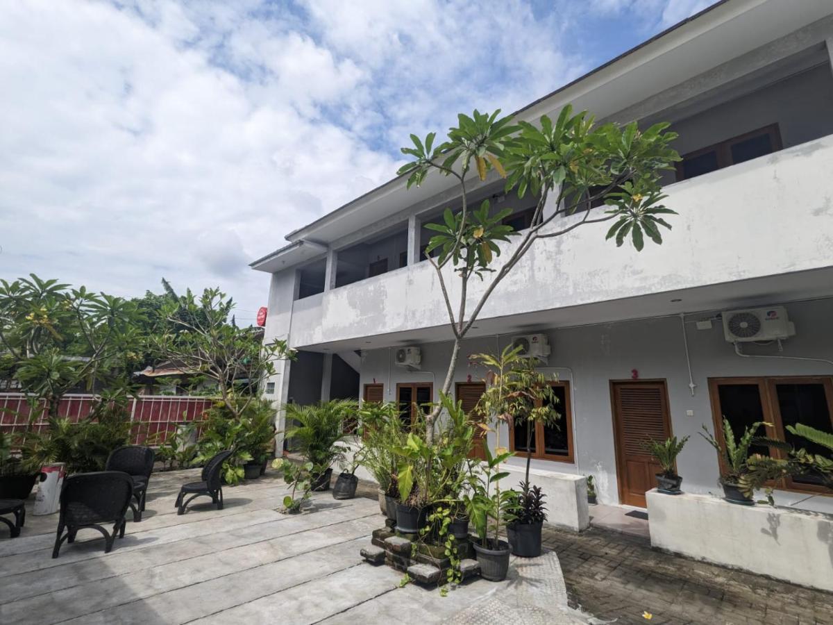 Rumah Pagar Merah Homestay Yogyakarta Esterno foto